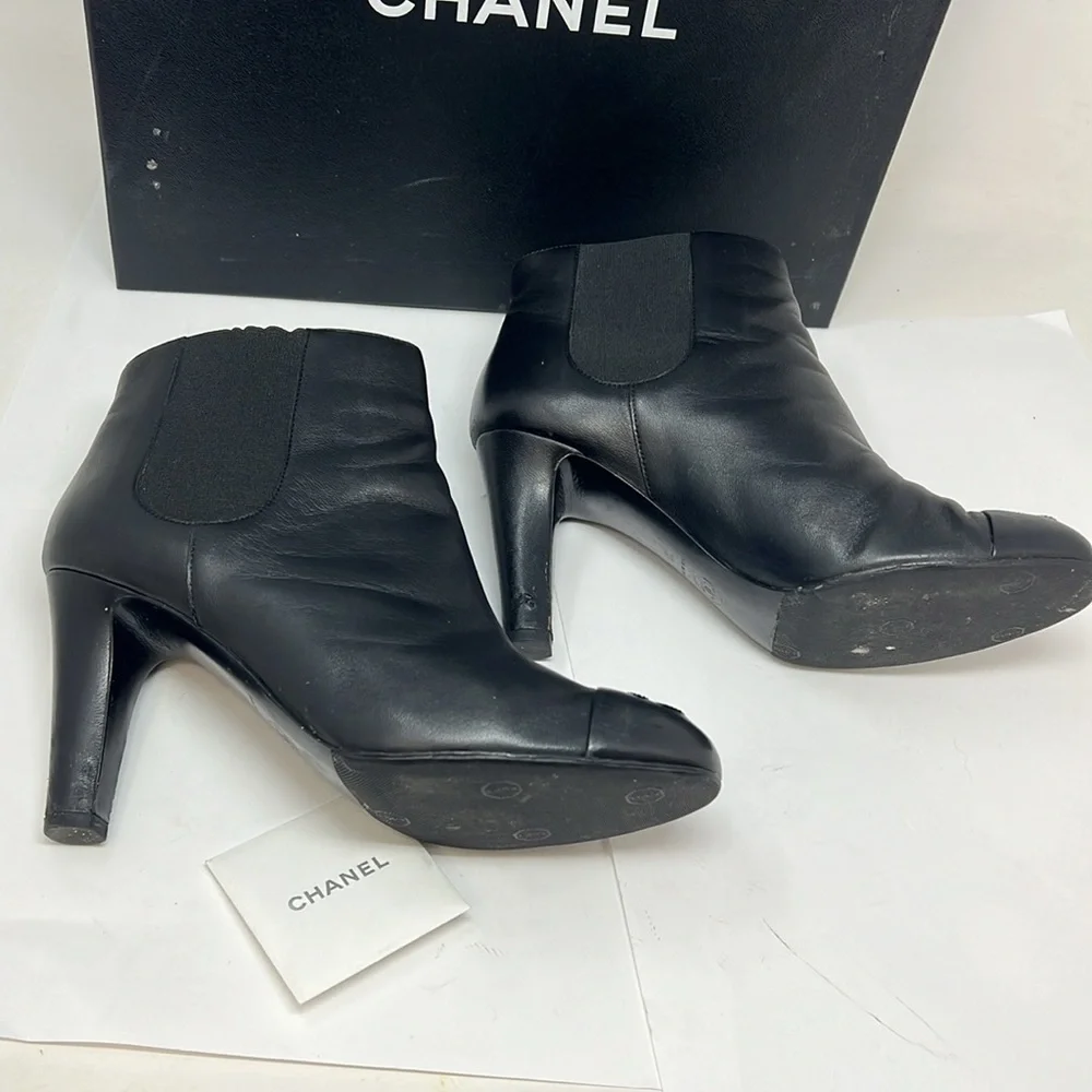 Chanel Sz 38 Short Lambskin Pull On 3.5”Heel Boots Booties